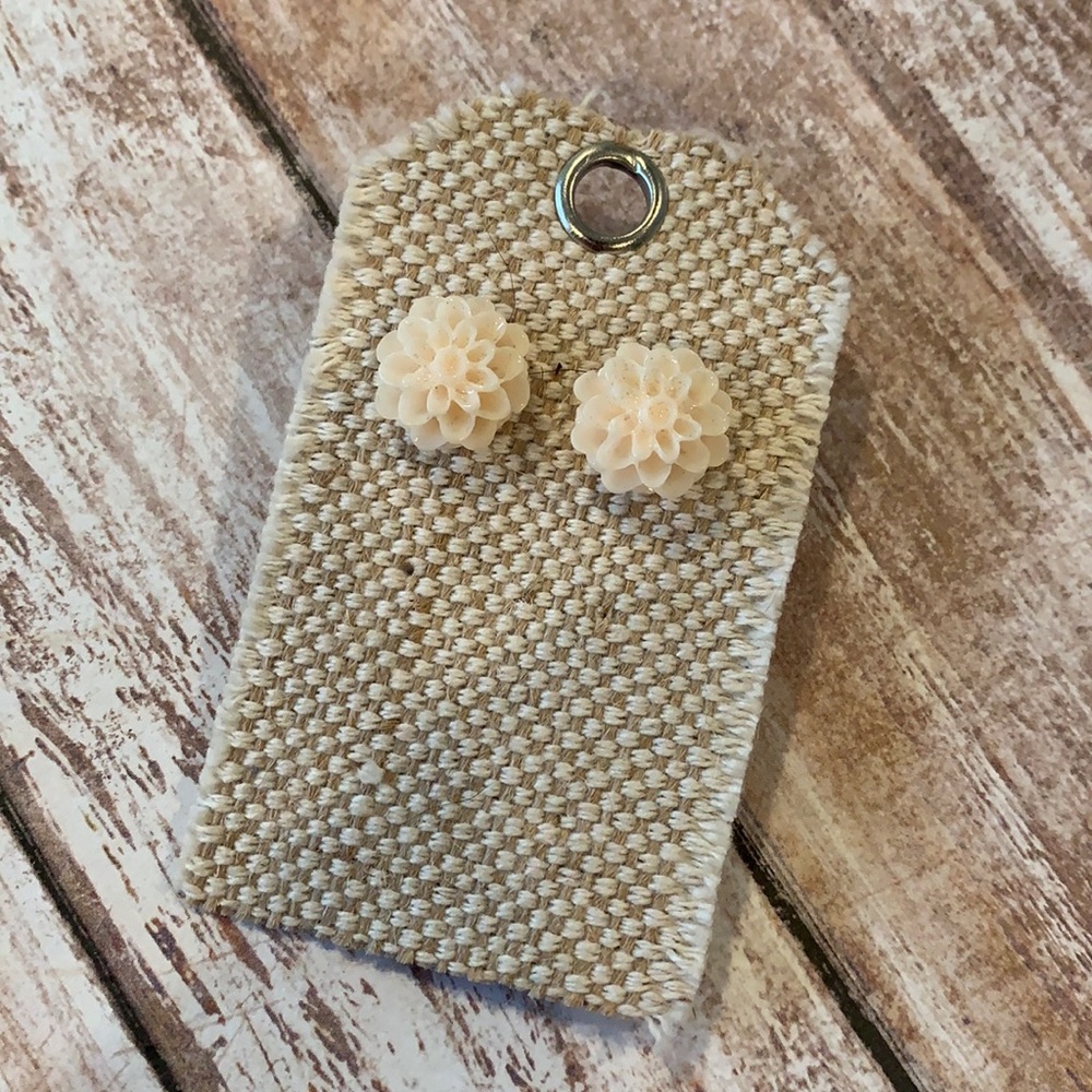 Cream Dahlia Stud Earrings